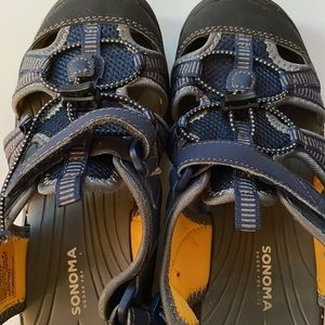 SONOMA Navy Water Shoes Size 2 Never Worn